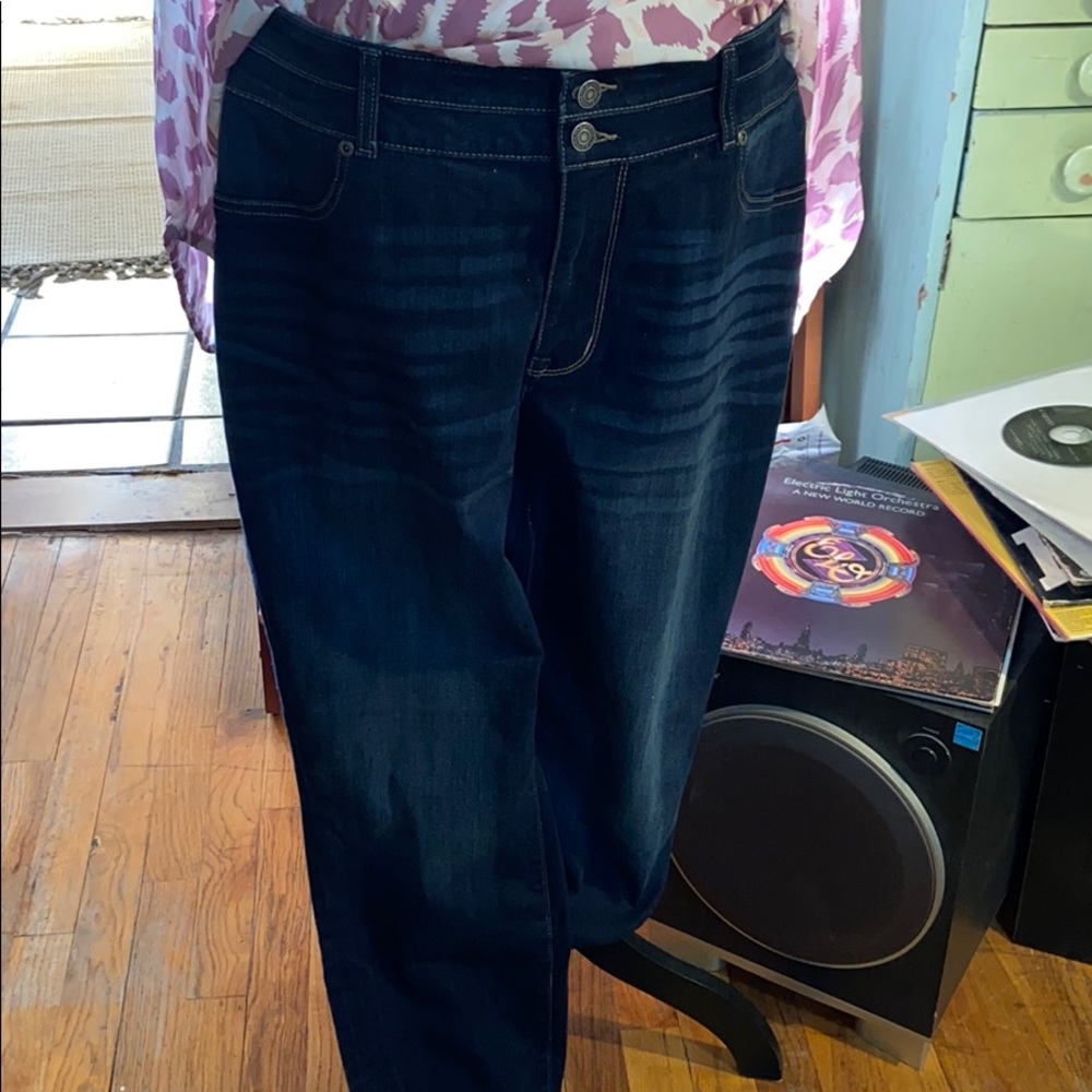 Maurices super high rise denim jeggings SZ 20